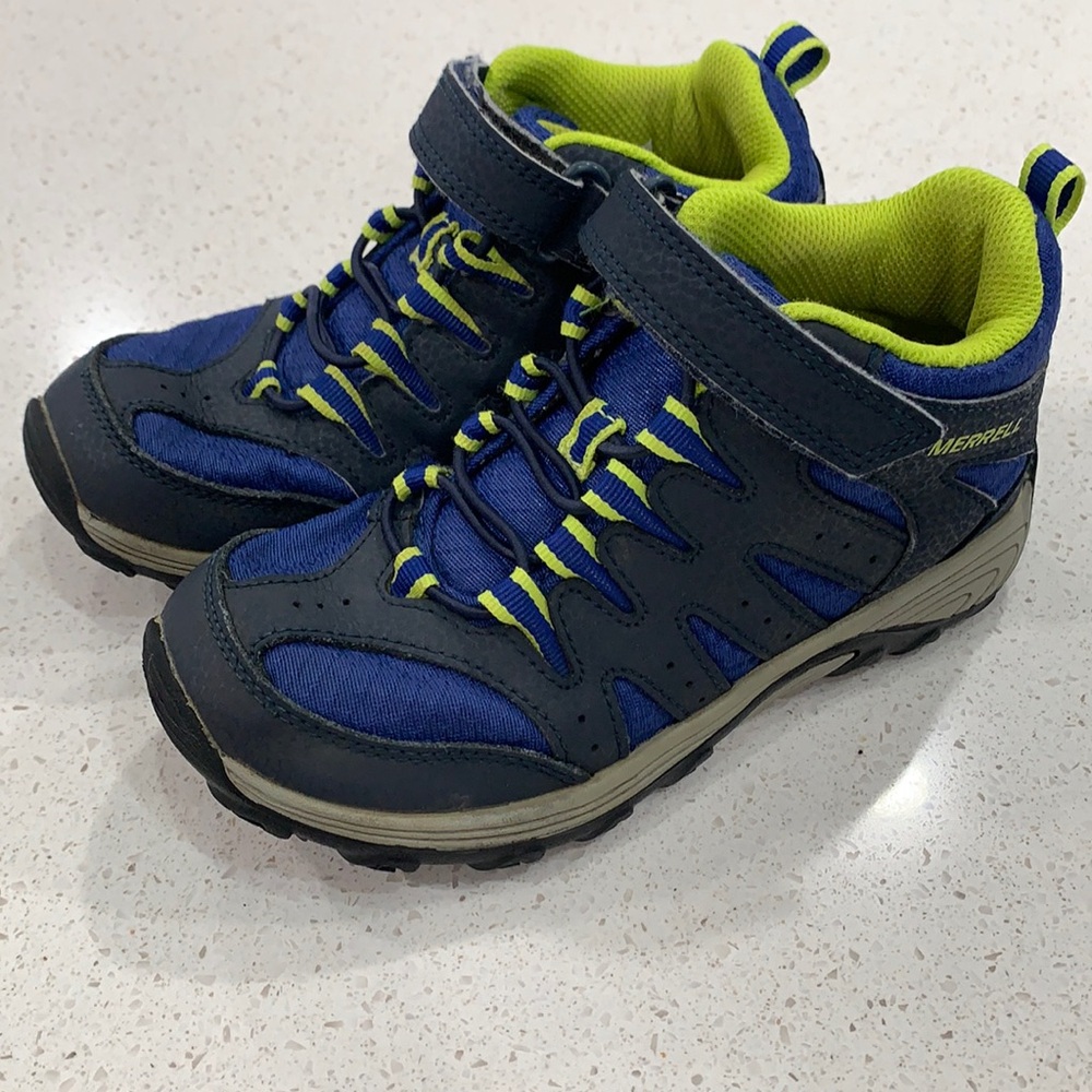 Boys Merrel high tops size 1M